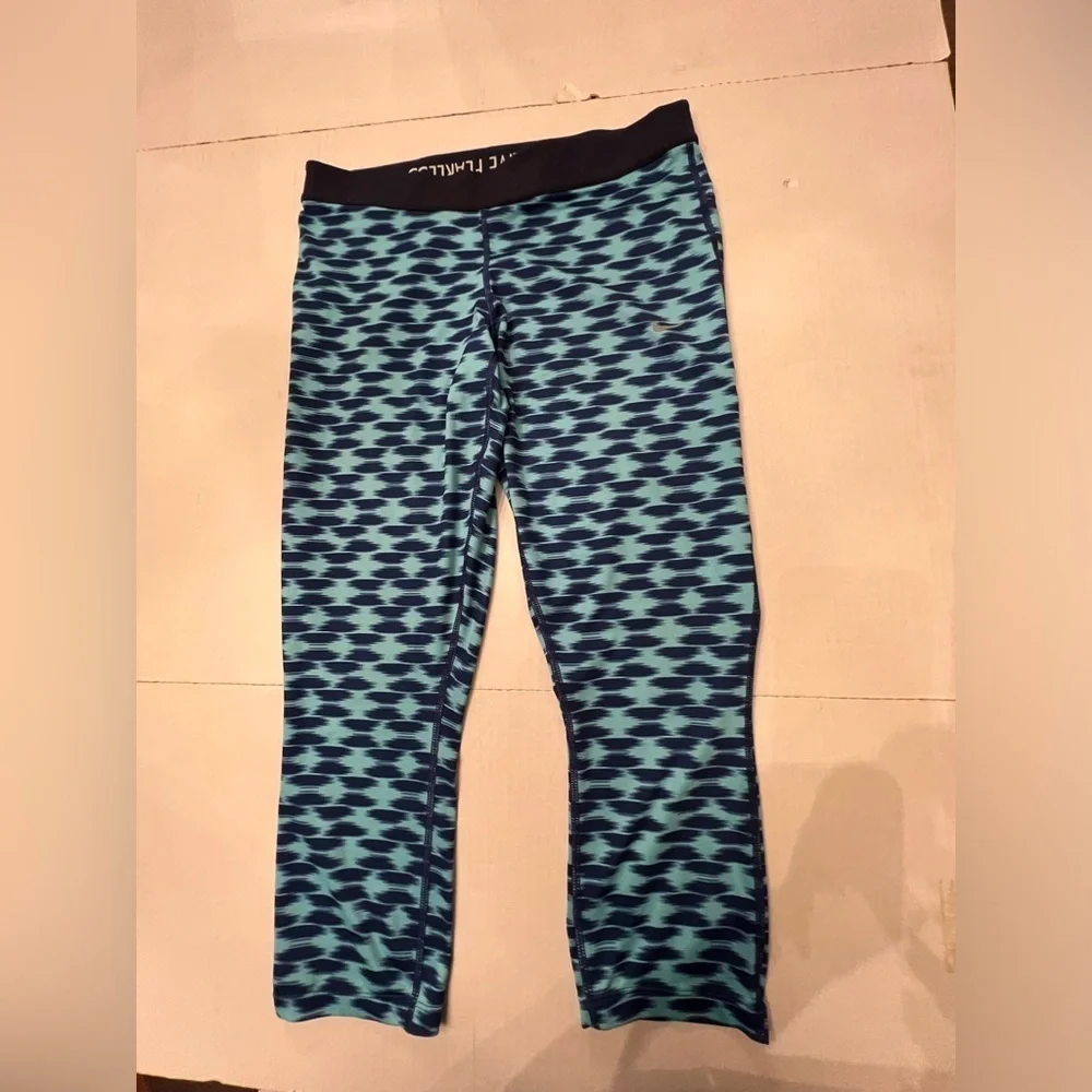 NIKE RUN FAST LIVE FEARLESS SIZE LARGE TWO TONE BLUE LEGGINGS
